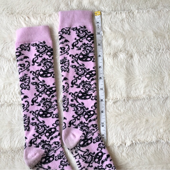 Emily The Strange Y2K knee socks - vintage retro pop punk knee socks - Picture 7 of 9